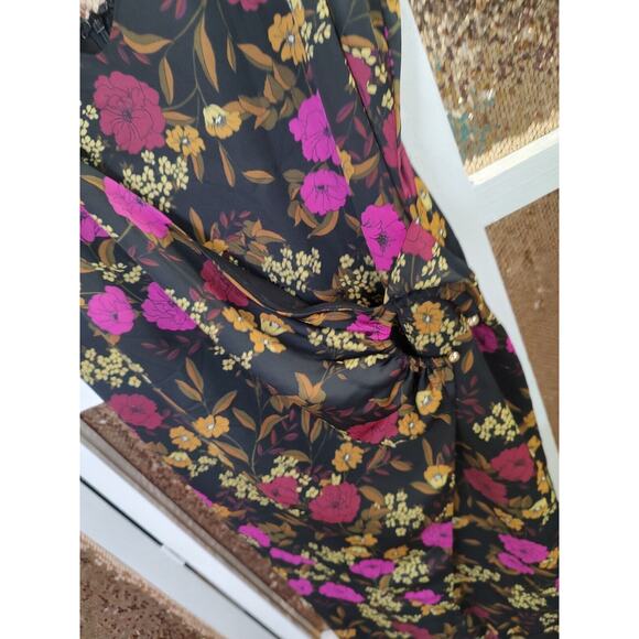 ASTR The Label Dress Midi Floral Wrap Front Large - Picture 6 of 11